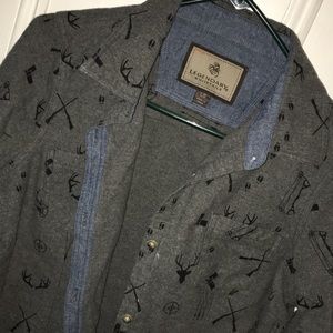 🦌Women's Legendary Whitetail Button down🦌